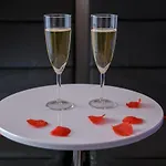 - Romantique Avec Privatif *