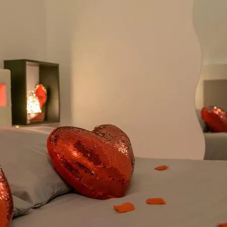 - Romantique Avec Privatif *